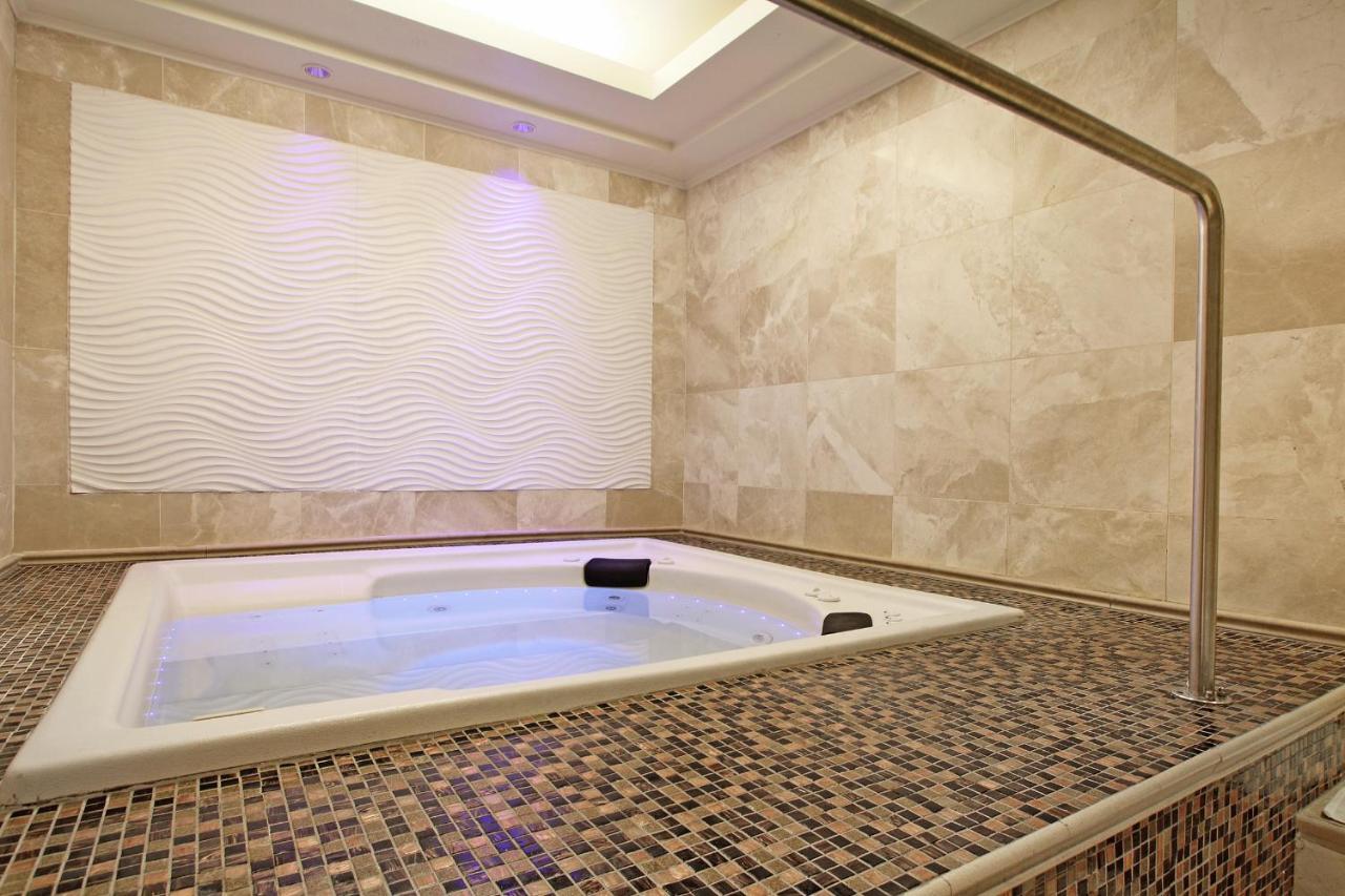 Taj Hotel Cape Town - Luxury 5 Star Suites - Very Spacious With Kitchenette, Lions Head Views מראה חיצוני תמונה